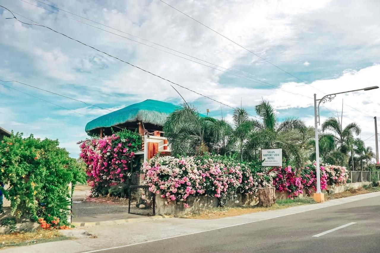 Airport View Hotel Vigan Bagian luar foto