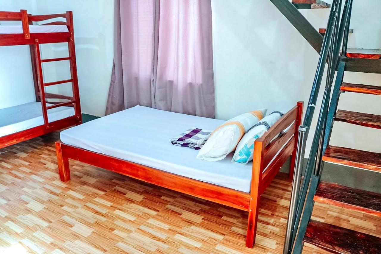 Airport View Hotel Vigan Bagian luar foto