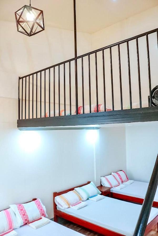 Airport View Hotel Vigan Bagian luar foto