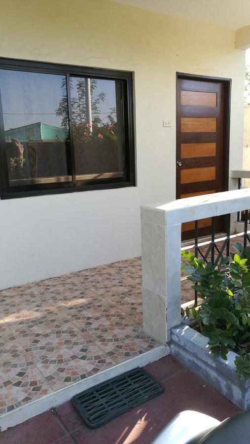 Airport View Hotel Vigan Bagian luar foto